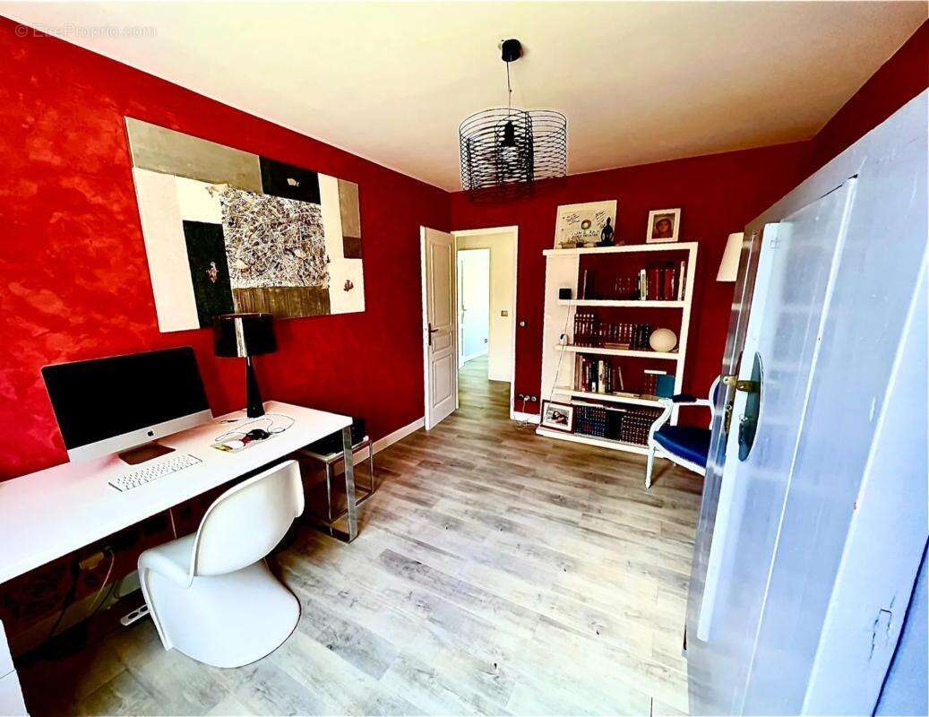 Maison à BAILLY-ROMAINVILLIERS