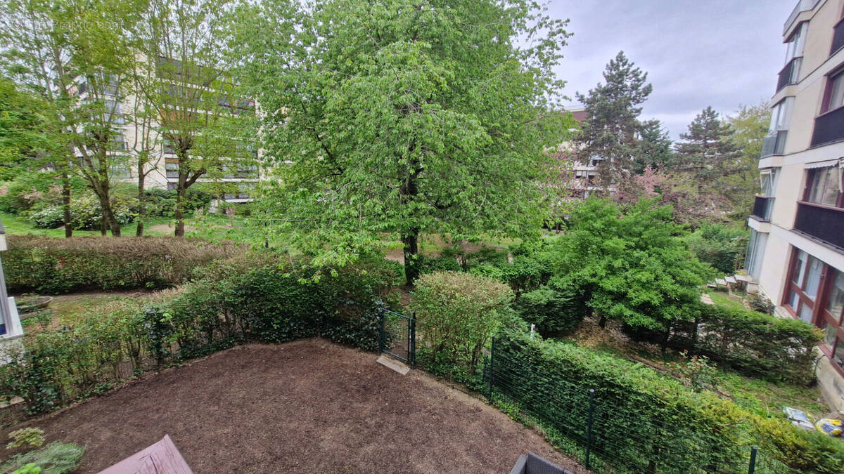 Appartement à FONTENAY-LE-FLEURY