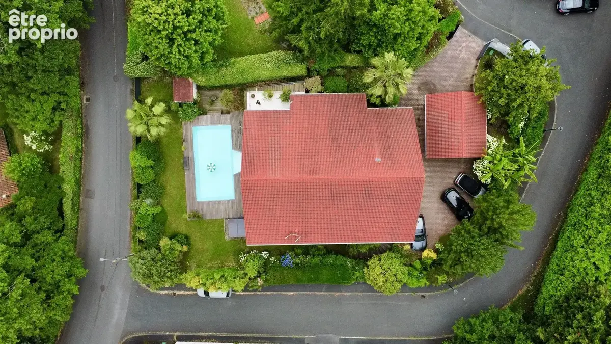 Villa d'architecte de 300 m² avec piscine et jardin de 1100 m², au calme absolu - photo 22