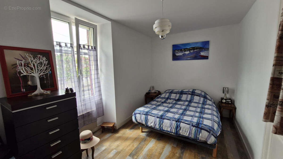 Maison à MORTAGNE-SUR-GIRONDE