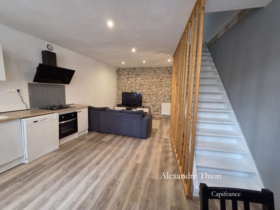 Maison de village à vendre 4 pièces JUJURIEUX (01) - photo 2