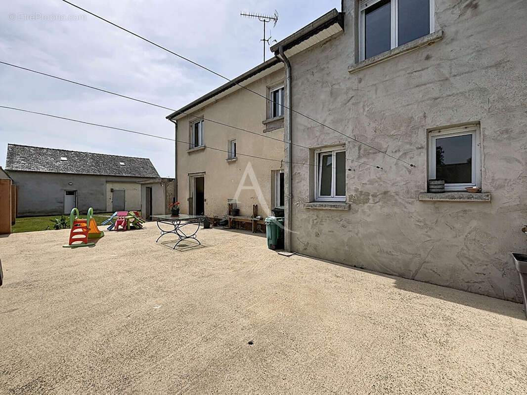 Maison à LOIGNE-SUR-MAYENNE
