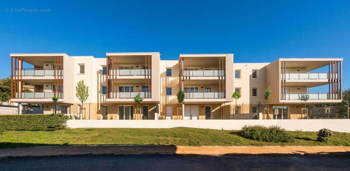 Appartement à VILLENEUVE-LES-AVIGNON