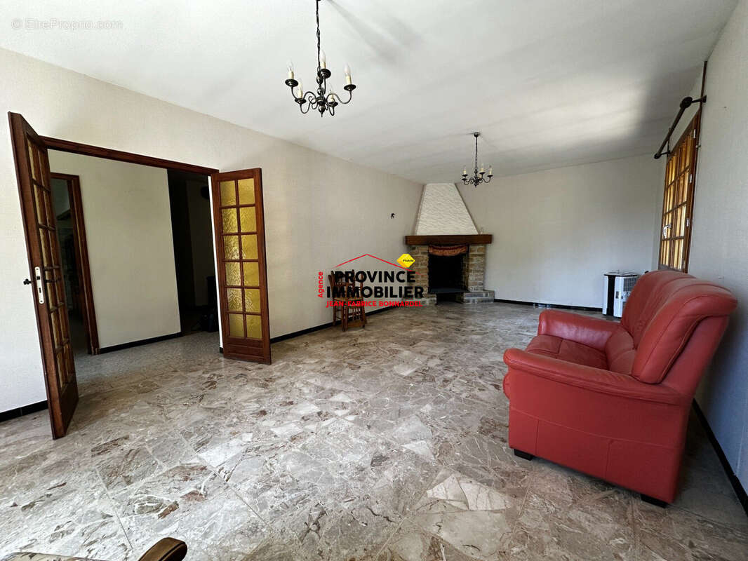 Maison 153 m² à Grignan  - photo 6