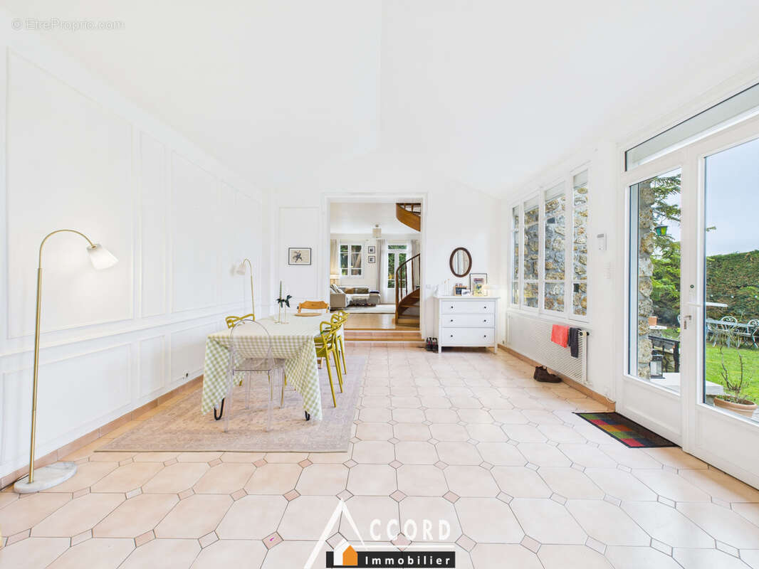 Maison à SARTROUVILLE