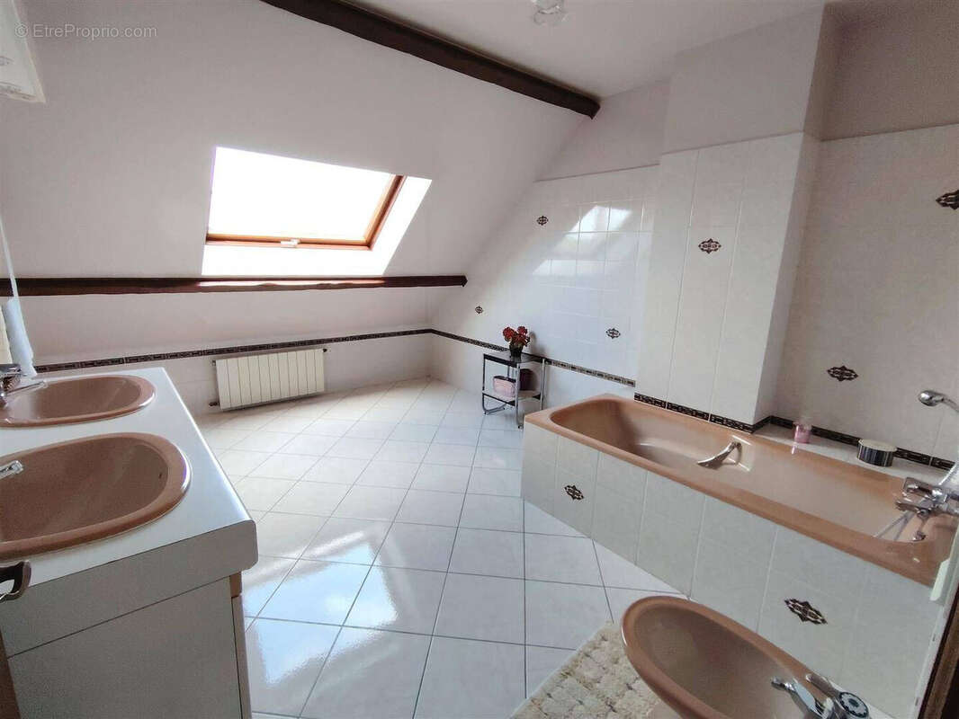 Maison à LA QUEUE-EN-BRIE
