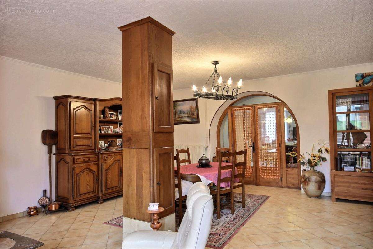 Maison à BOUSSAC