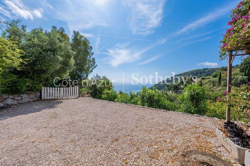 Maison à EZE
