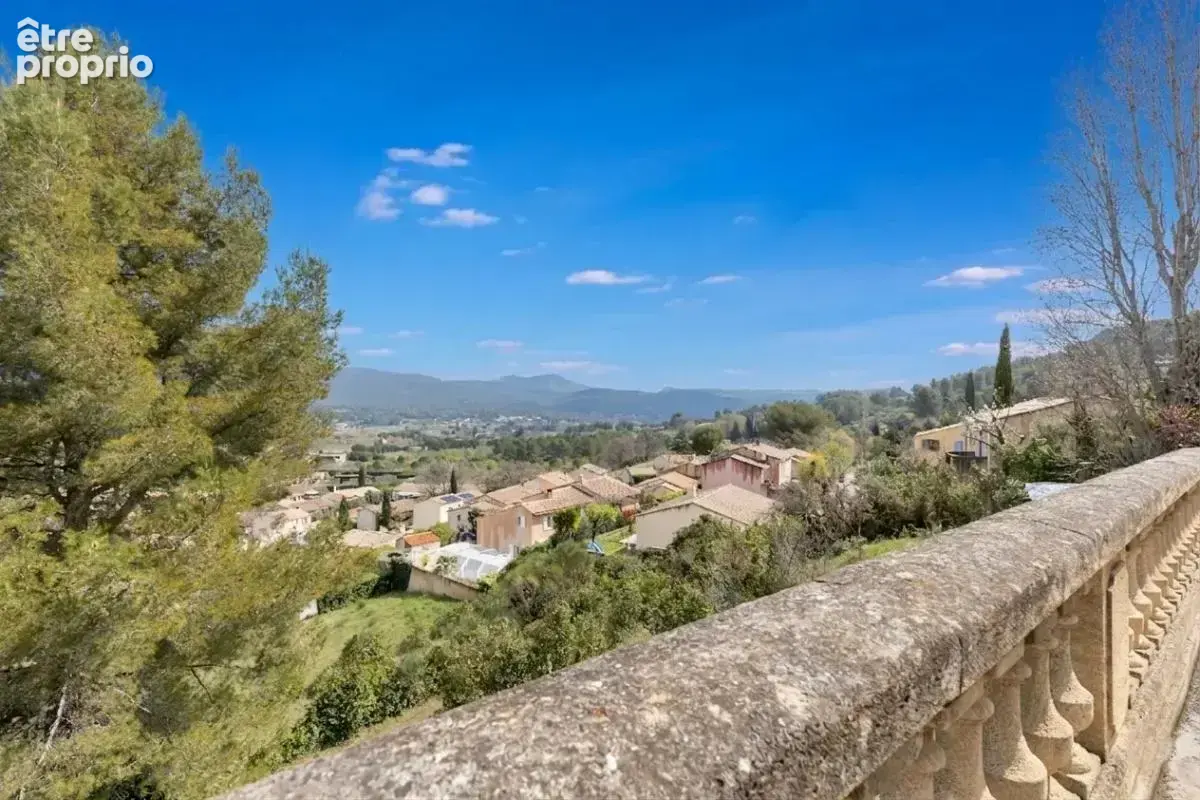 Maison de caractère avec vue panoramique - Fort potentiel - photo 8