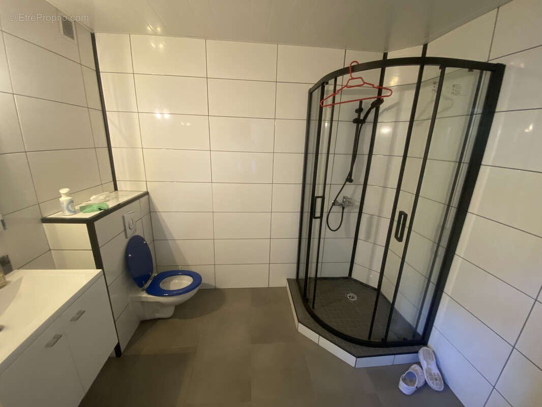 Commerce à COSNES-ET-ROMAIN