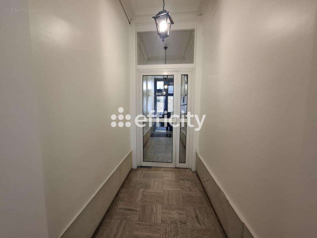 Appartement à PARIS-17E