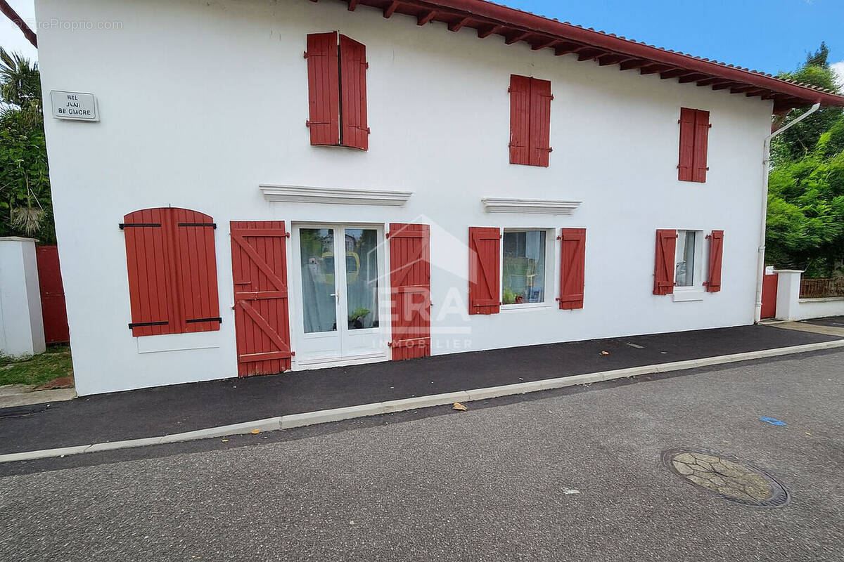 Maison à URT