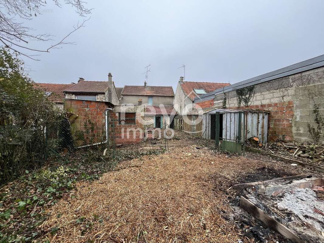 Maison à SAINT-REMY-L'HONORE