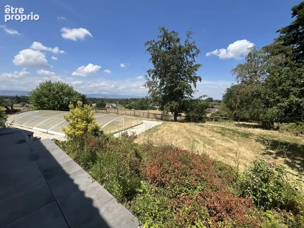 Maison 230 m² à Andrezieux-Boutheon  - photo 4