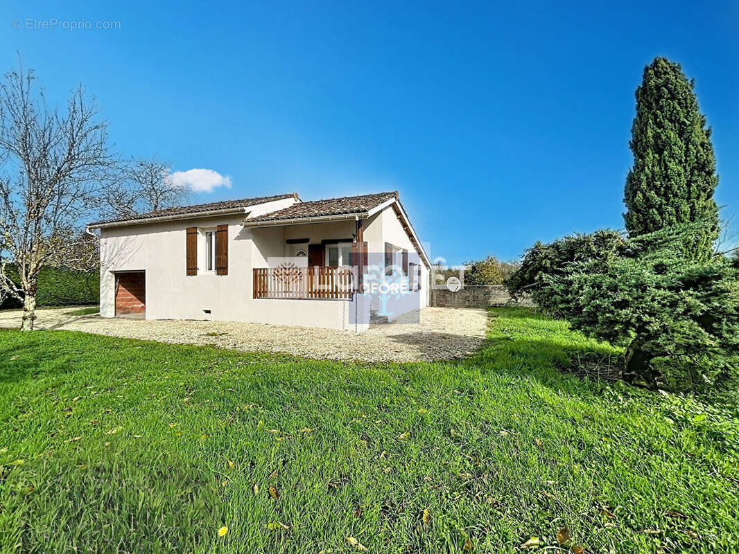 Maison 3 chambres au calme, proche commodités avec terrain et garage. - photo 2