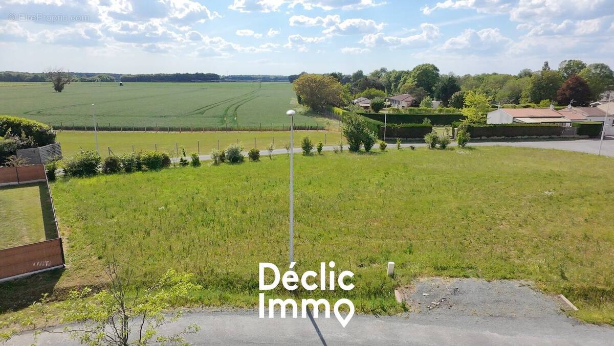 Terrain à JUICQ