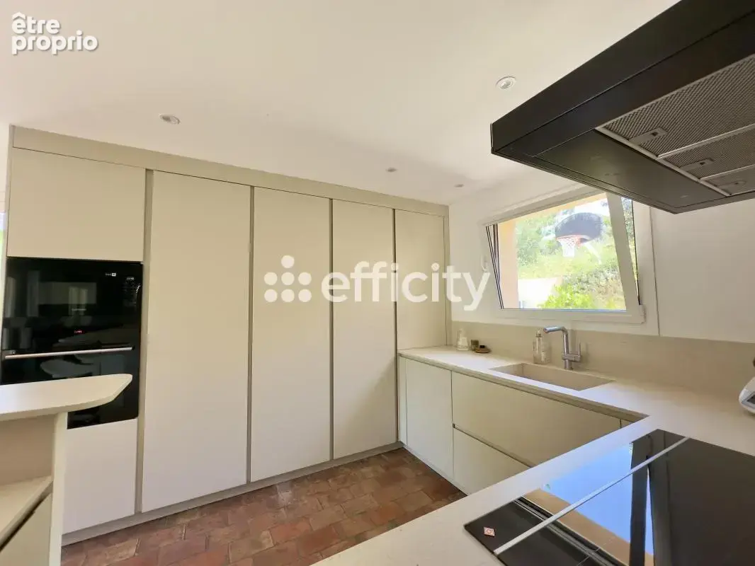 Maison 6 pièces 207 m² à vendre à Aubagne (13400) - photo 7