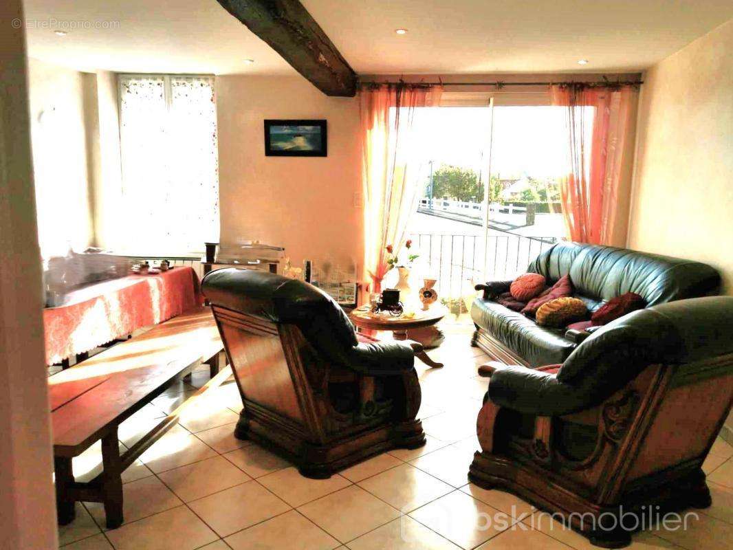 Maison à LA CHAPELLE-ROUSSELIN