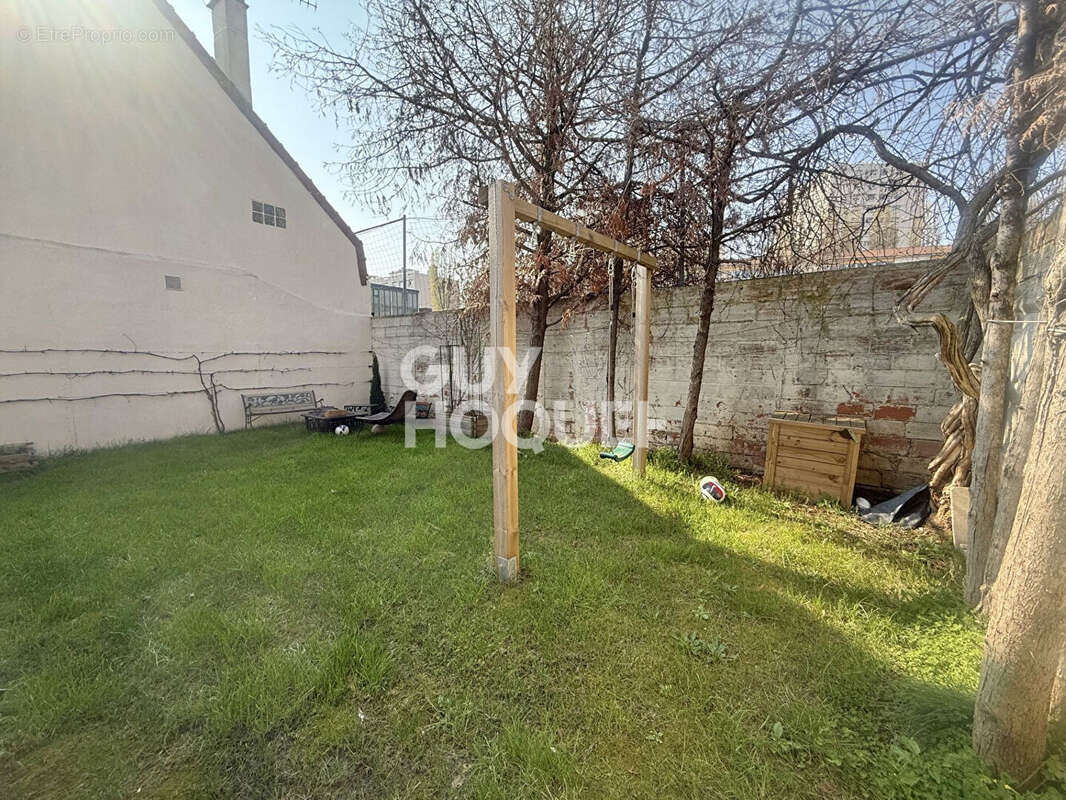 Maison à L'HAY-LES-ROSES