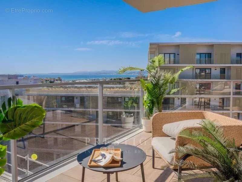 Appartement à SAINT-LAURENT-DU-VAR