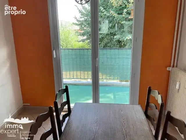 CONTREXEVILLE, Bel Appartement T5 très lumineux, en 1er étage,  situé au calme et proche des commodités ! - photo 6