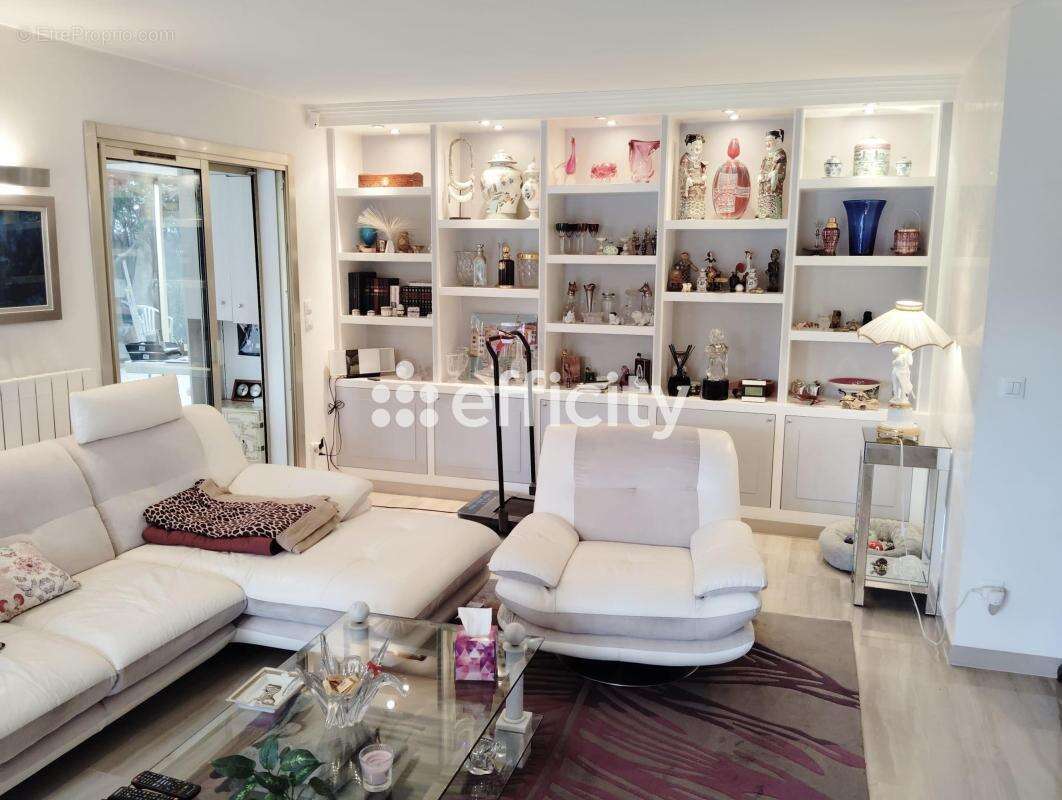 Appartement à LE CANNET