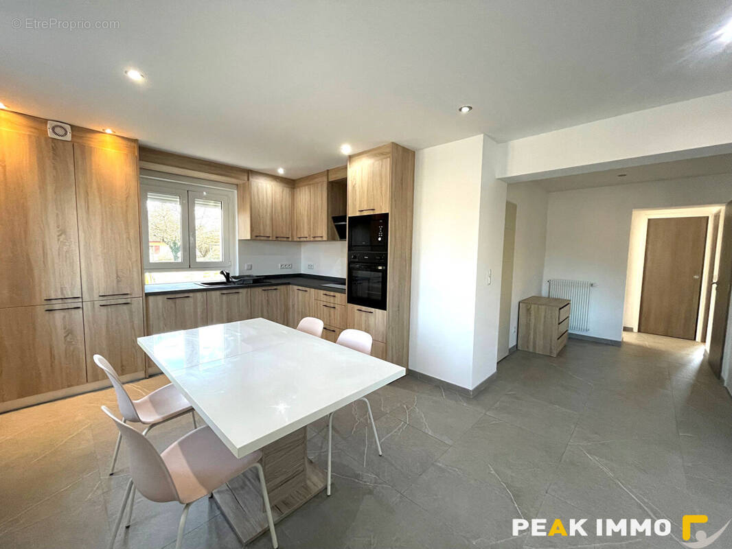 Appartement à REIGNIER
