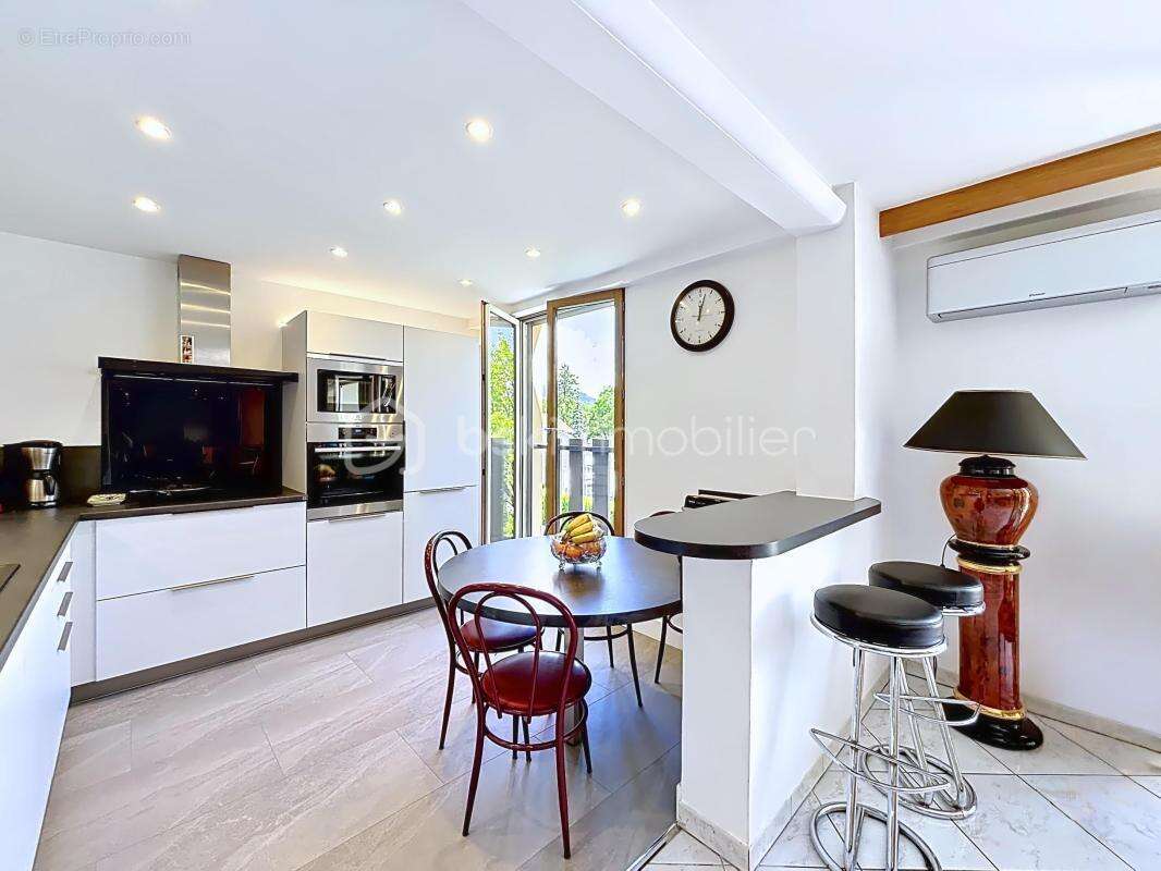 Appartement à MEYLAN