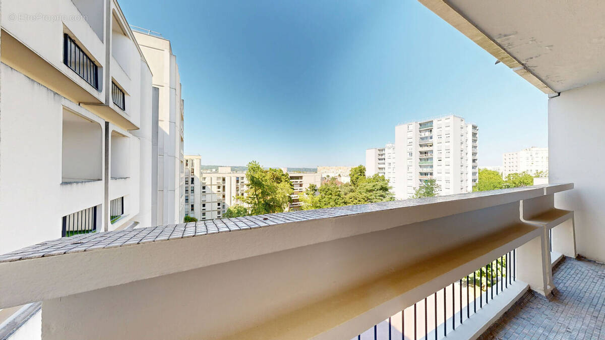 Appartement à NANTERRE