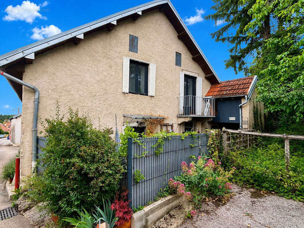 Maison à MOUCHARD