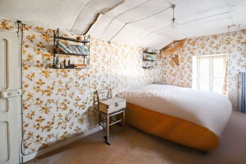 Maison à SAINT-HILAIRE-LA-TREILLE