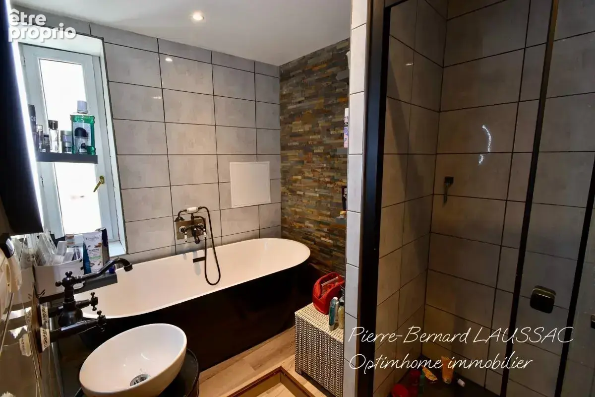 Maison bourgeoise de caractère de 215 m2 habitables avec un local commercial et deux chambres d’hôtes à Chamoux-sur-Gelon (73390 - photo 9