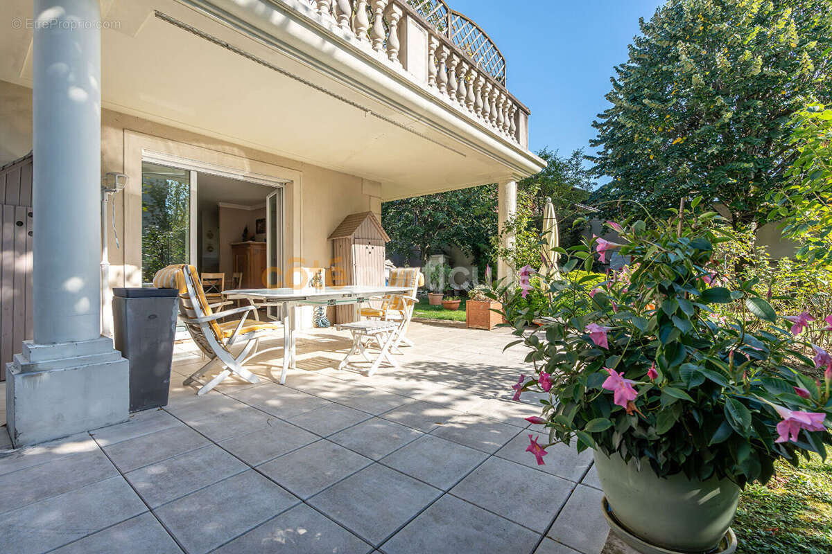 Maison à SAINT-MAUR-DES-FOSSES