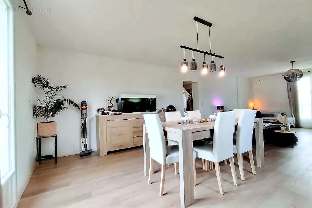 Maison à LEGE