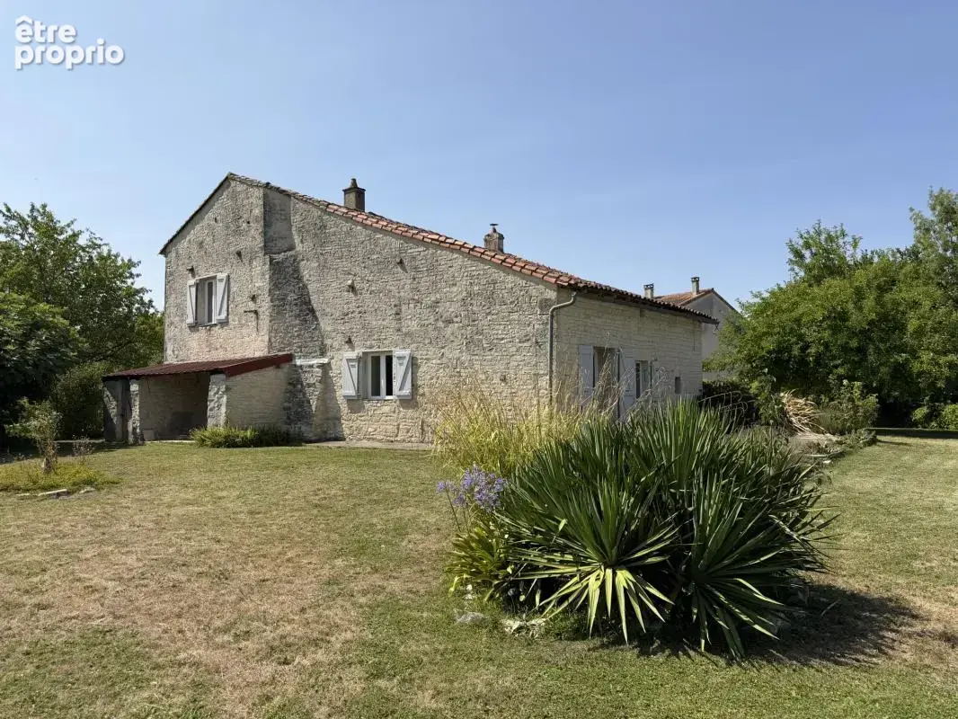 ? Maison charentaise rénovée à Aigre   146 m2   179 000 EUR FA - photo 12