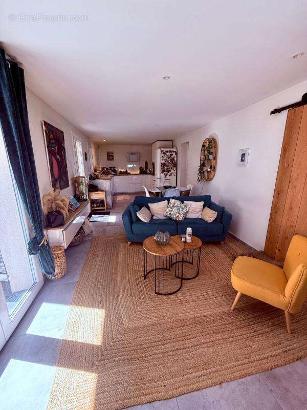 Appartement à VENELLES