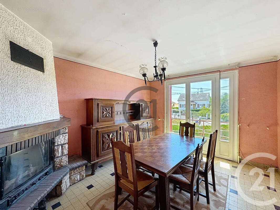 Maison 81 m² à Villeneuve-Sur-Yonne  - photo 3