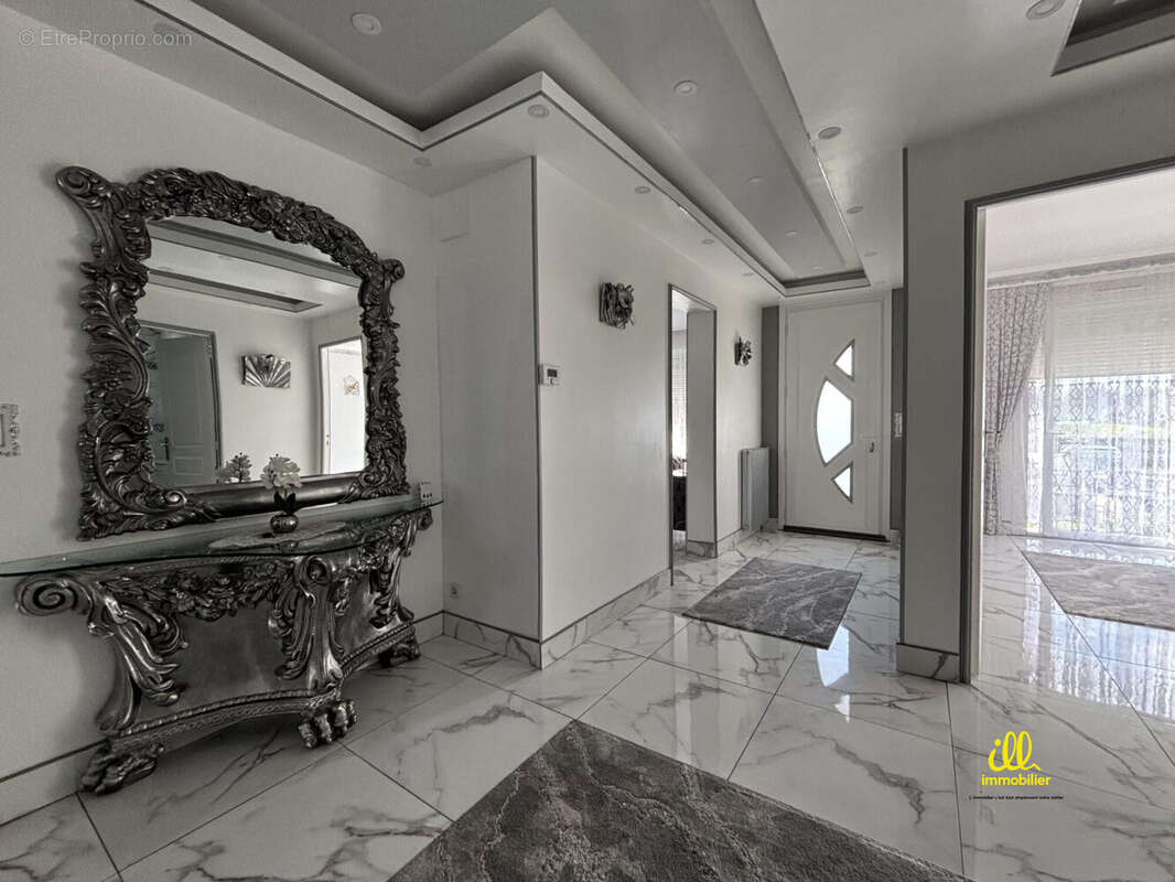 Maison à CHARLEVILLE-MEZIERES