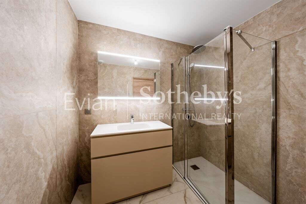 Appartement à EVIAN-LES-BAINS