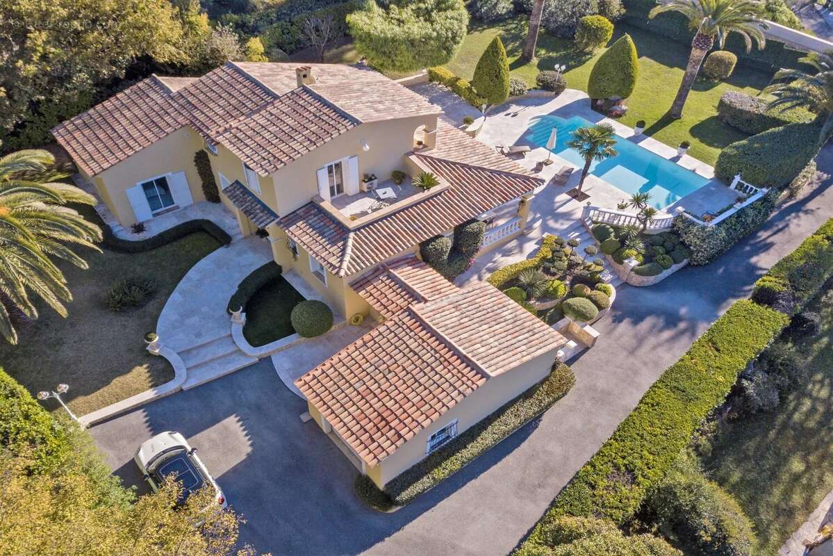 Maison à ROQUEFORT-LES-PINS