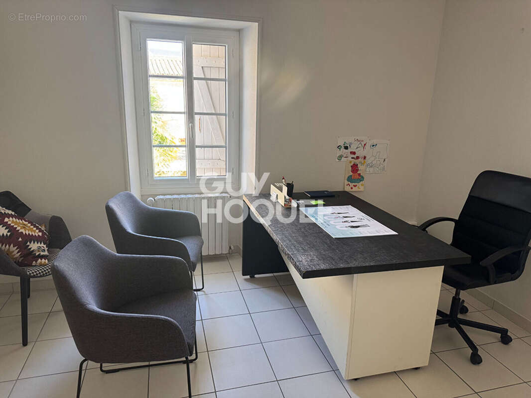 Commerce à FONTENAY-LE-COMTE