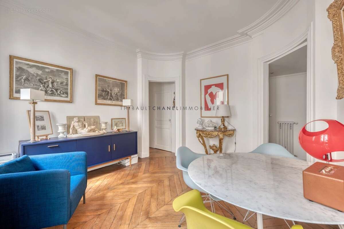 Appartement à PARIS-3E