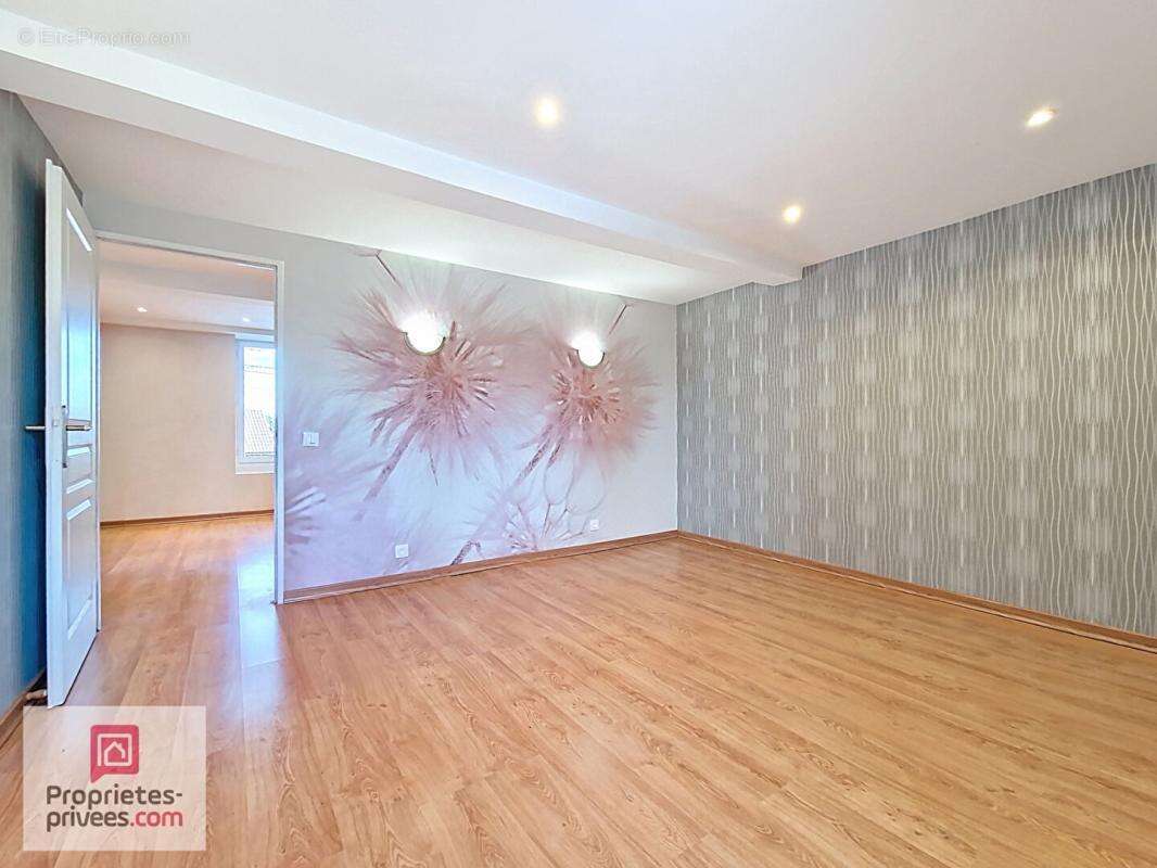 Maison à LES ABRETS