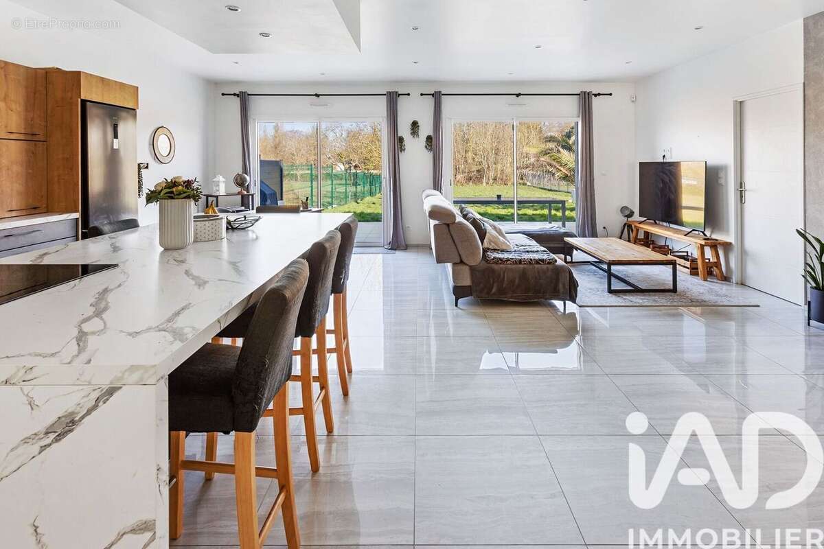 Photo 2 - Maison à HERIC