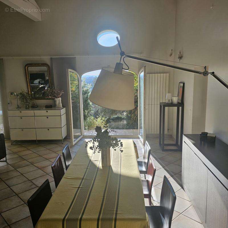 Maison à BELLEGARDE