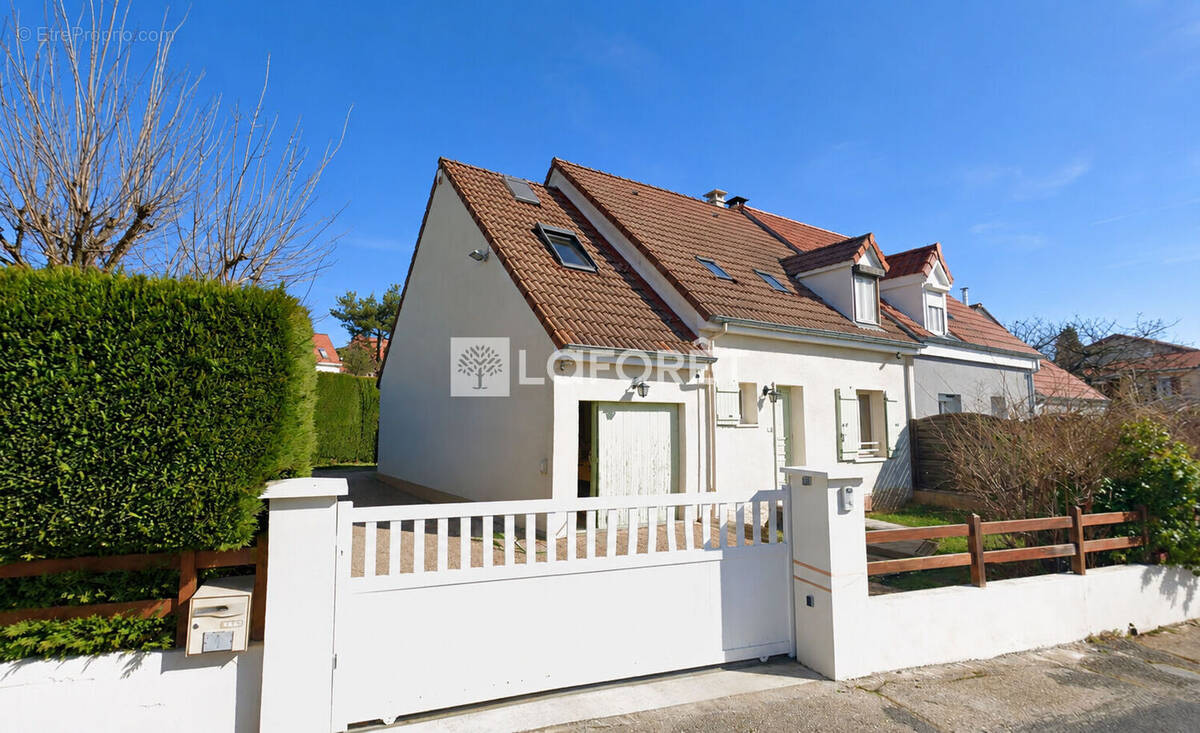 Maison à LA TALAUDIERE