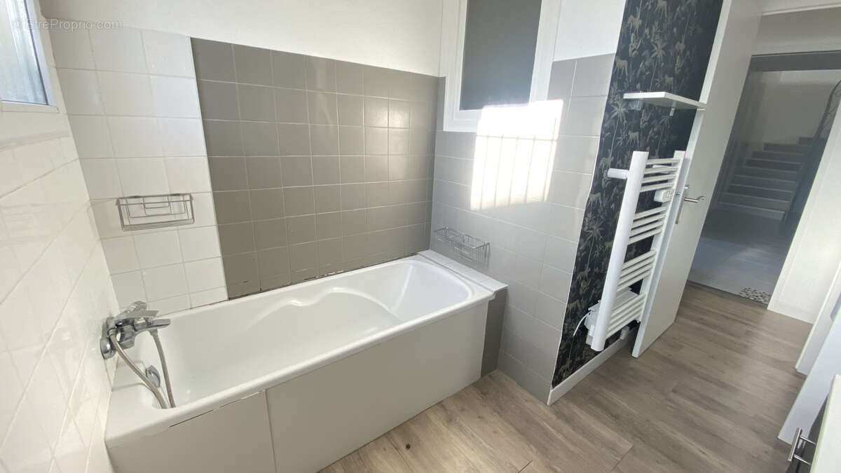 Maison à CHENAC-SAINT-SEURIN-D&#039;UZET