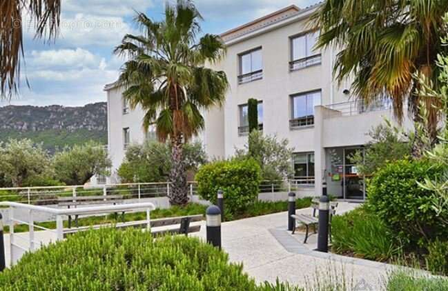 Appartement à LE REVEST-LES-EAUX