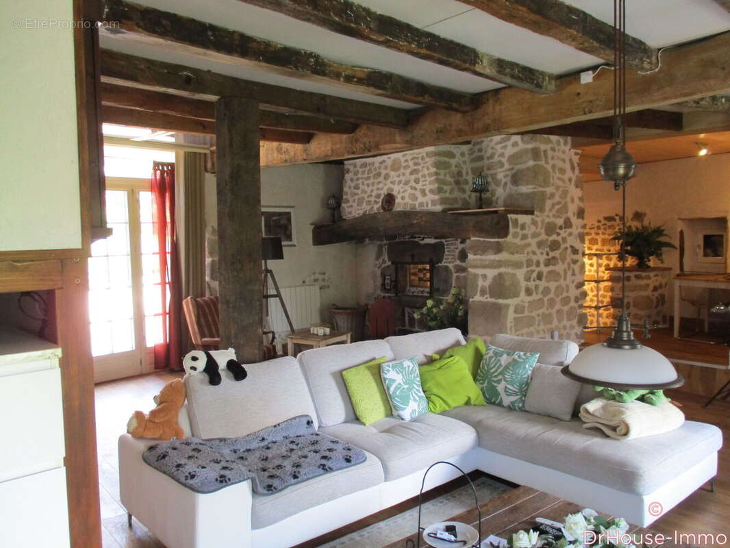 Maison à SAUVIAT