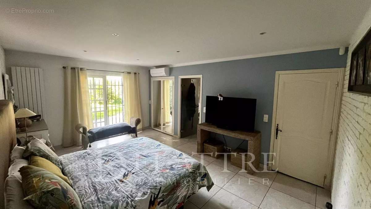 Maison à ROQUEFORT-LES-PINS